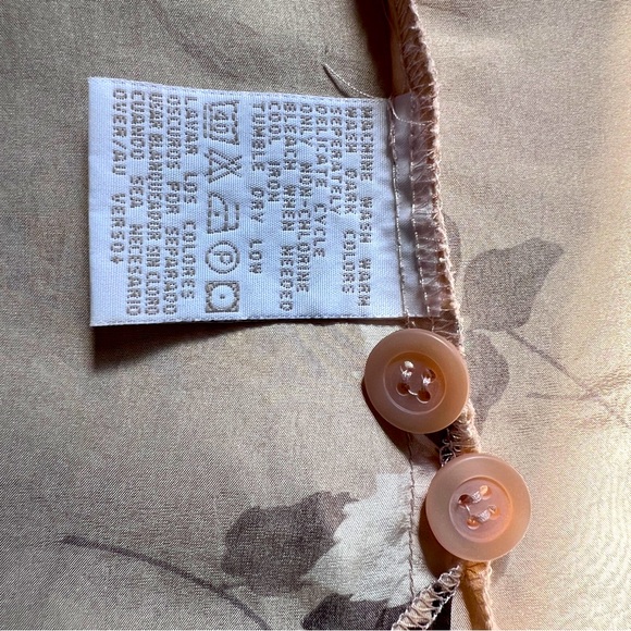 Elisabeth Liz Claiborne sleeveless washable silk top back button closure SZ 20. - Picture 6 of 6